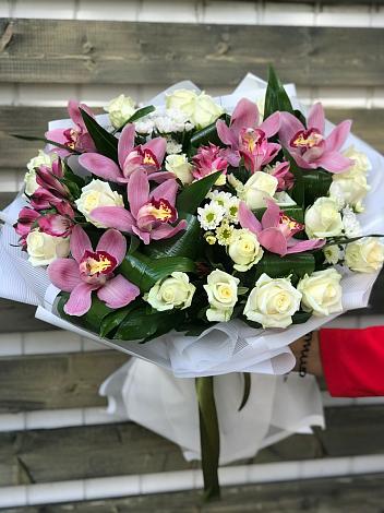 Букет цветов из: Розы и Хризантемы в Пречистое