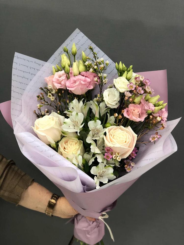 Букет цветов из: Альстромерии, Розы и Лизиантусы в Пречистое