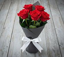 Букет 5 Красных роз Эдлесс Лав в Пречистое