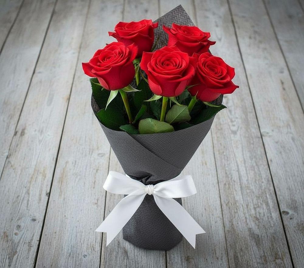 Букет 5 Красных роз Эдлесс Лав в Пречистое