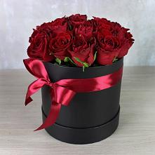 Цветочная композиция из Розы в шляпной коробке в Пречистое